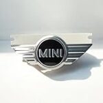 Mini Logo: Análisis y Comparativa de las Mejores Prendas y Complementos para un Estilo Único